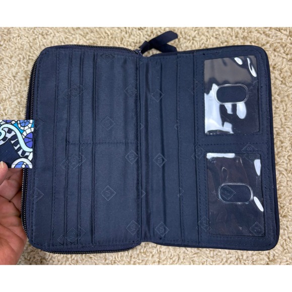 Vera Bradley Quilted Paisley Zip‎ Around Wallet Wristlet Organizer Blue Purple - Picture 2 of 9